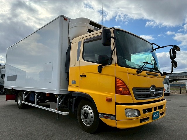 中古冷凍バン 日野 レンジャー