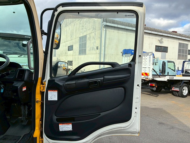 中古冷凍バン 日野 レンジャー