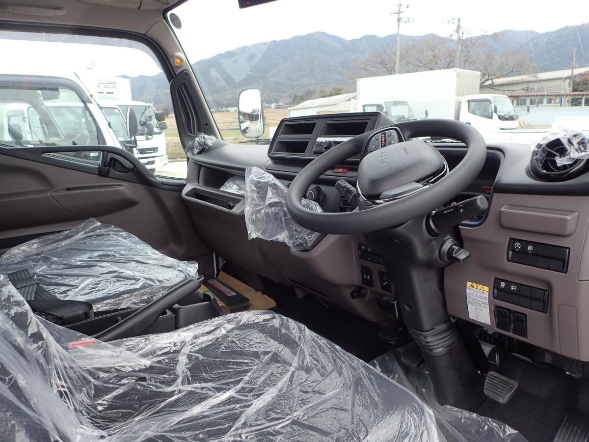 中古平ボディ 三菱ふそう キャンター