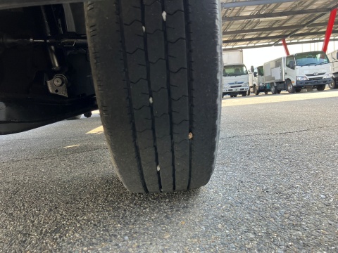 中古幌付き平ボディ ニッサン アトラス