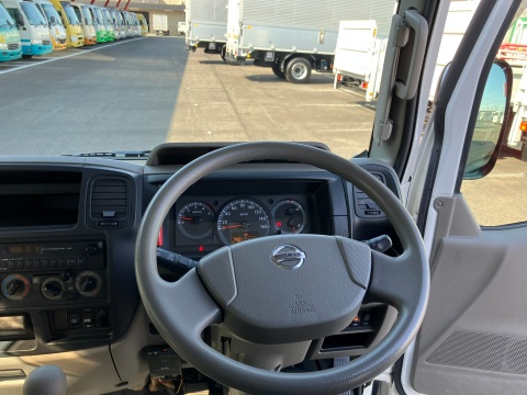 中古幌付き平ボディ ニッサン アトラス