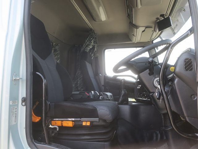 中古ミキサー車(生コン車) 日野 プロフィア