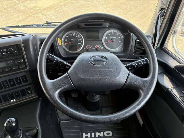 中古ミキサー車(生コン車) 日野 プロフィア