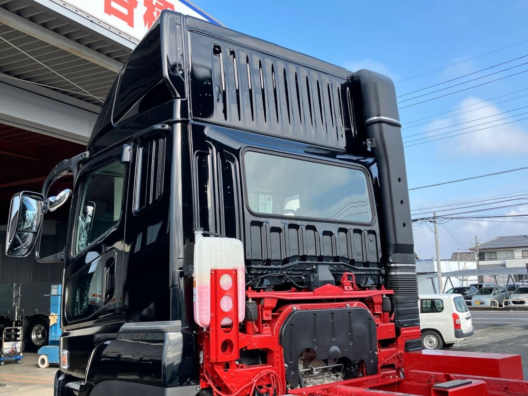 中古ダンプ 三菱ふそう スーパーグレート /新明和 5.3m×2.35m 394PS