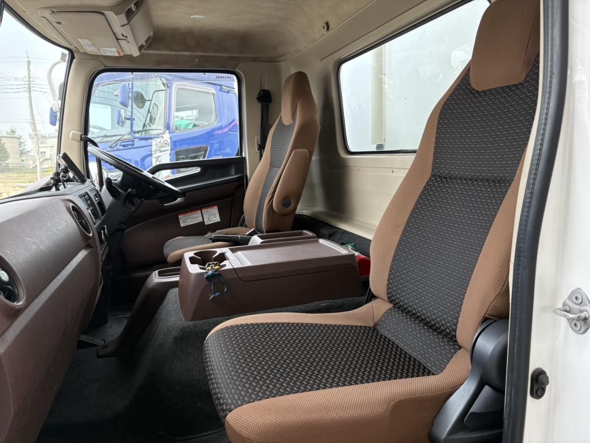 中古冷凍バン 日野 レンジャー