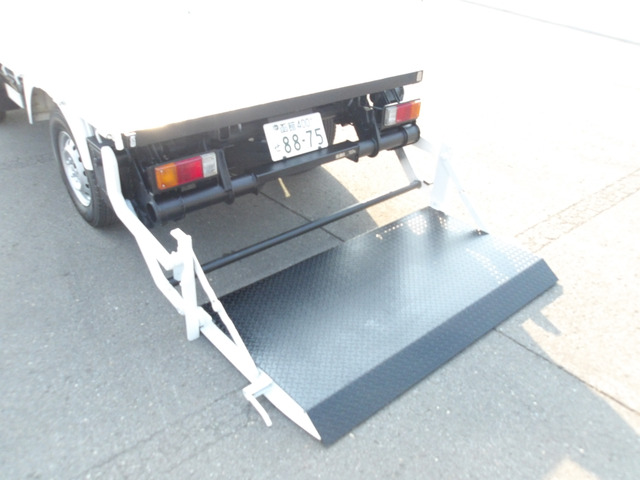 中古平ボディ ニッサン バネット