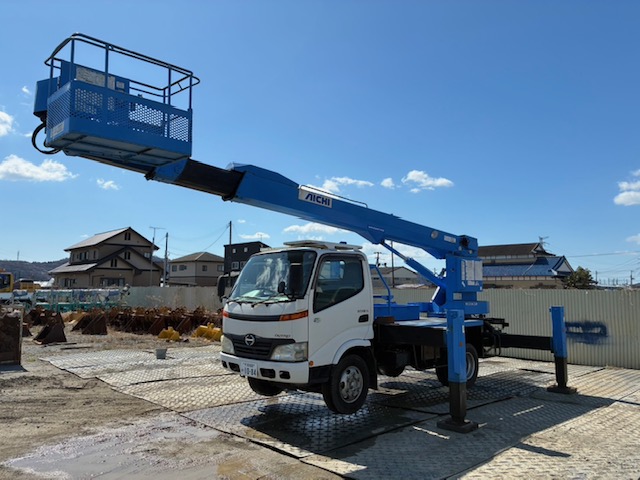 中古高所作業車 日野 デュトロ