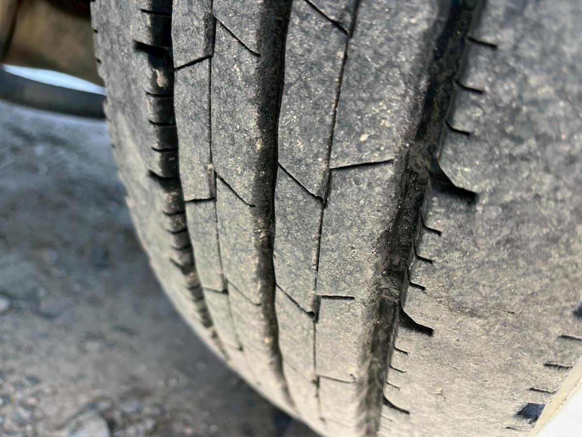 中古コンテナ車 日野 デュトロ