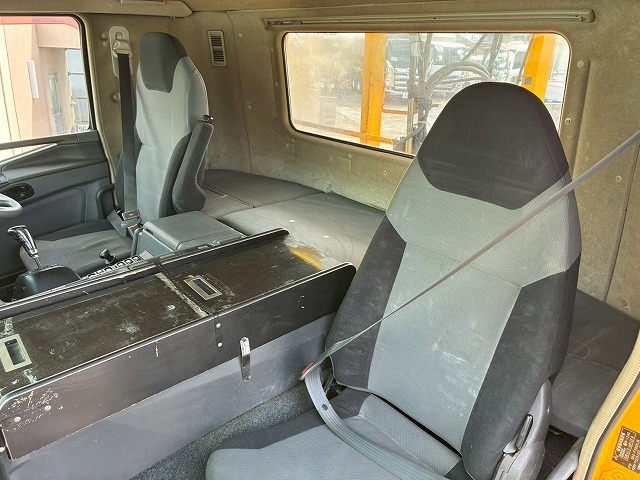 中古トラクタ 三菱ふそう スーパーグレート