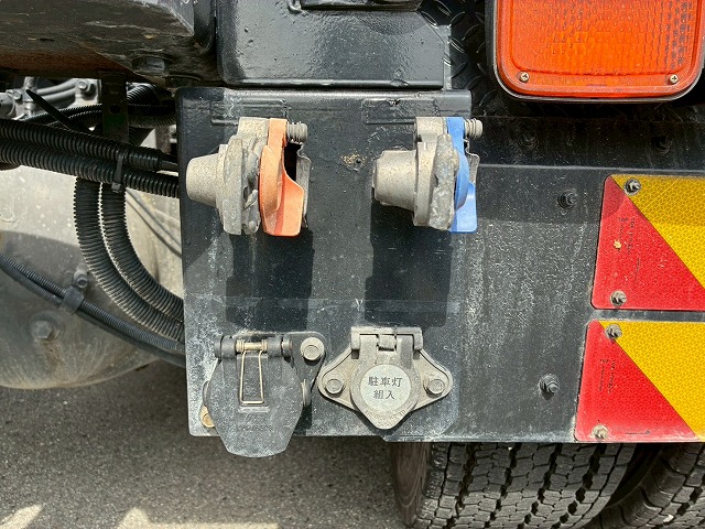 中古トラクタ 三菱ふそう スーパーグレート