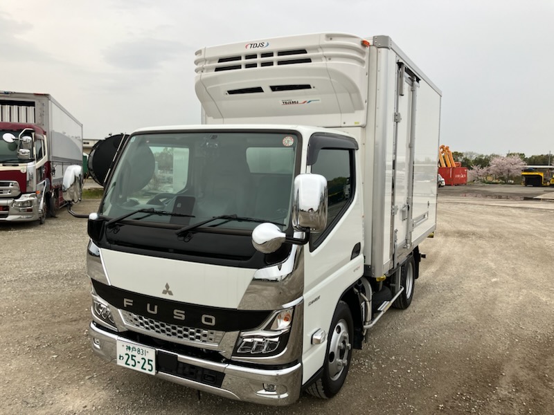 中古冷凍バン 三菱ふそう キャンター