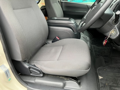 中古バス トヨタ ハイエース