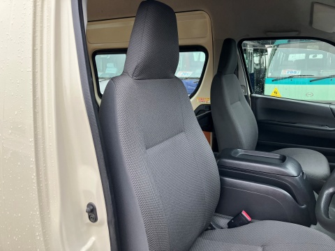 中古バス トヨタ ハイエース