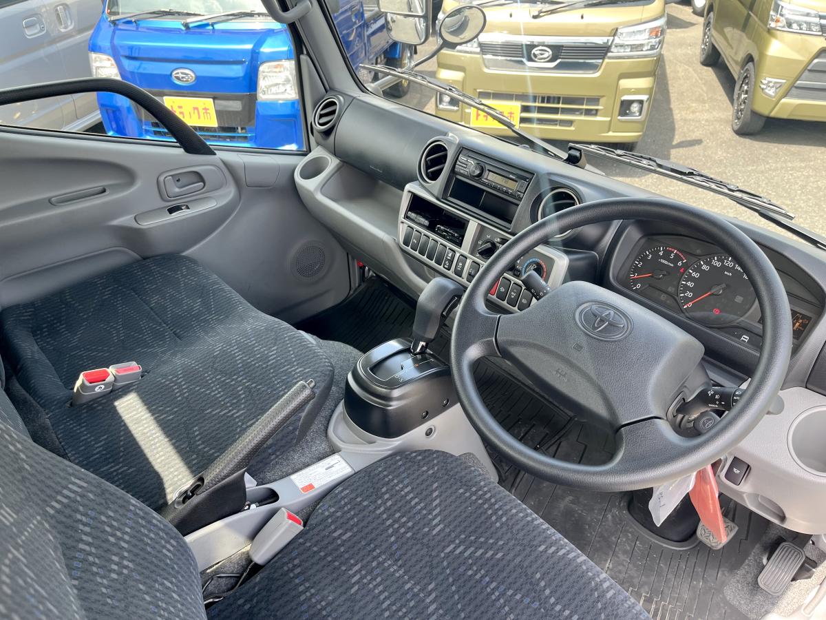 中古平ボディ トヨタ ダイナ /1.35トン10尺平ボディー 4WD 衝突軽減