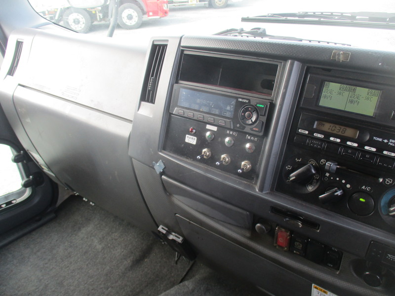 中古冷凍バン いすゞ フォワード