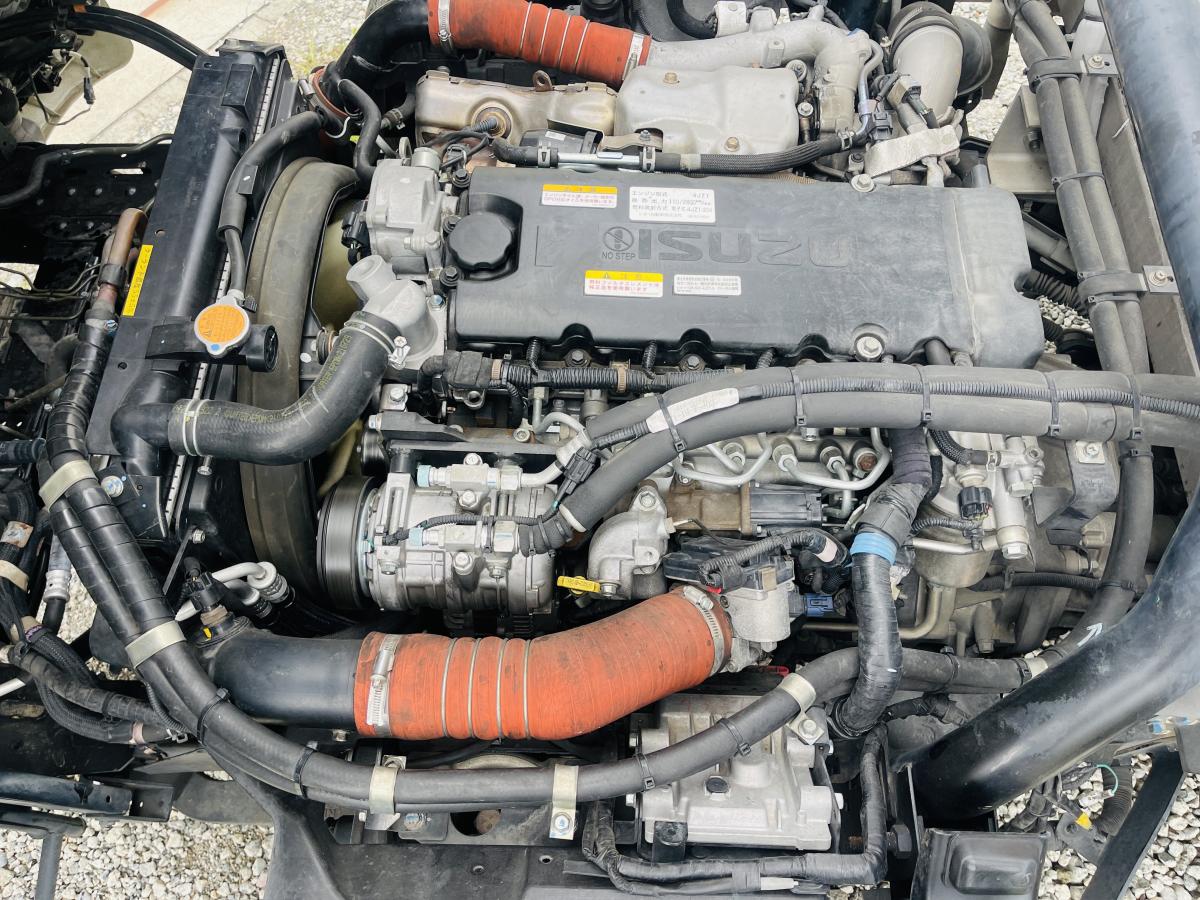 中古冷凍バン いすゞ エルフ