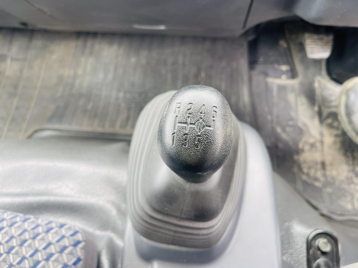 中古冷凍バン いすゞ エルフ