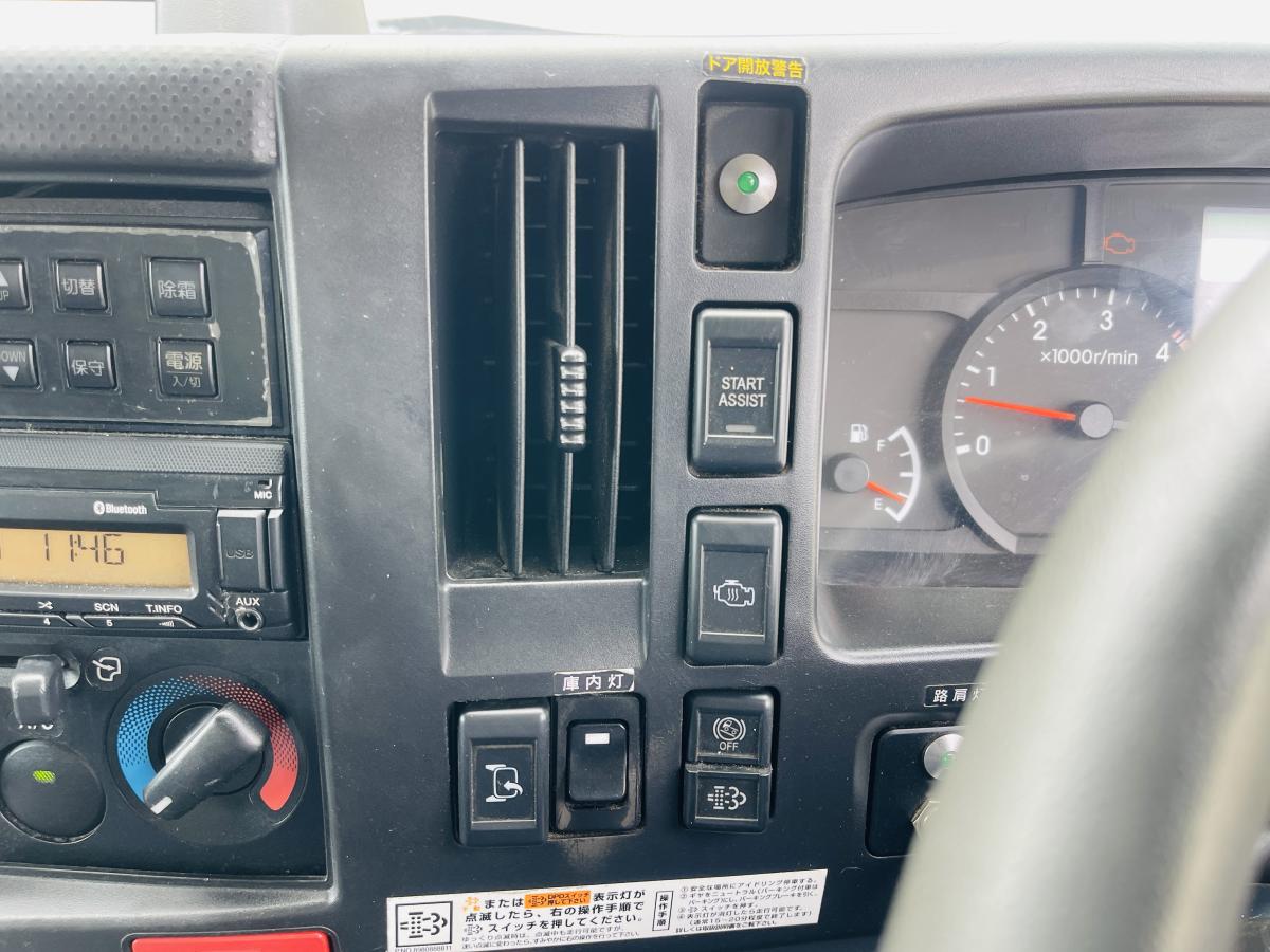 中古冷凍バン いすゞ エルフ