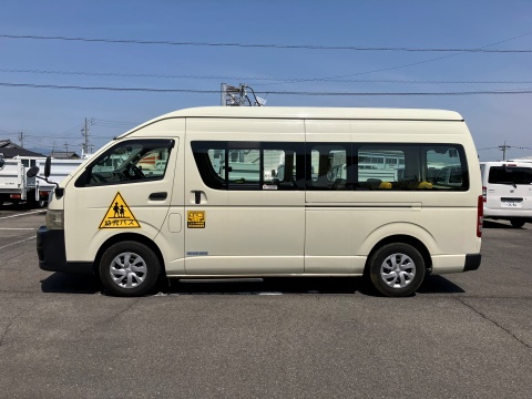 中古バス トヨタ ハイエース /H23年 コミューター 幼児バス 4+18/1.5人