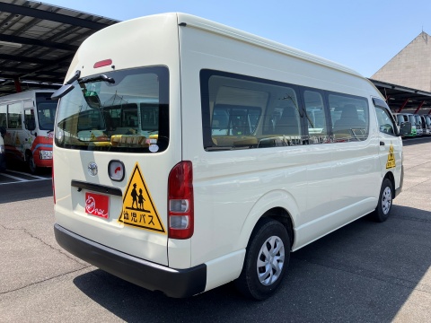 中古バス トヨタ ハイエース