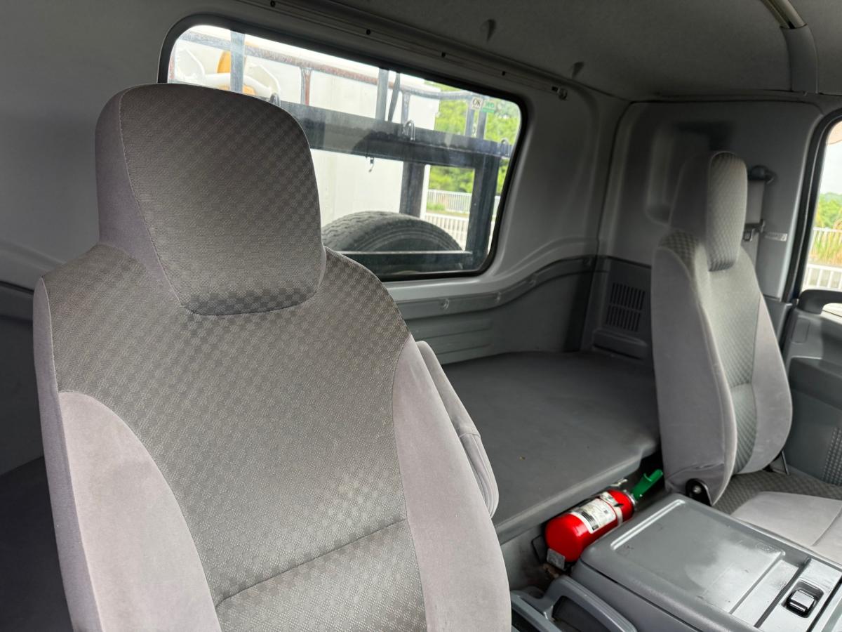 中古コンテナ車 いすゞ フォワード
