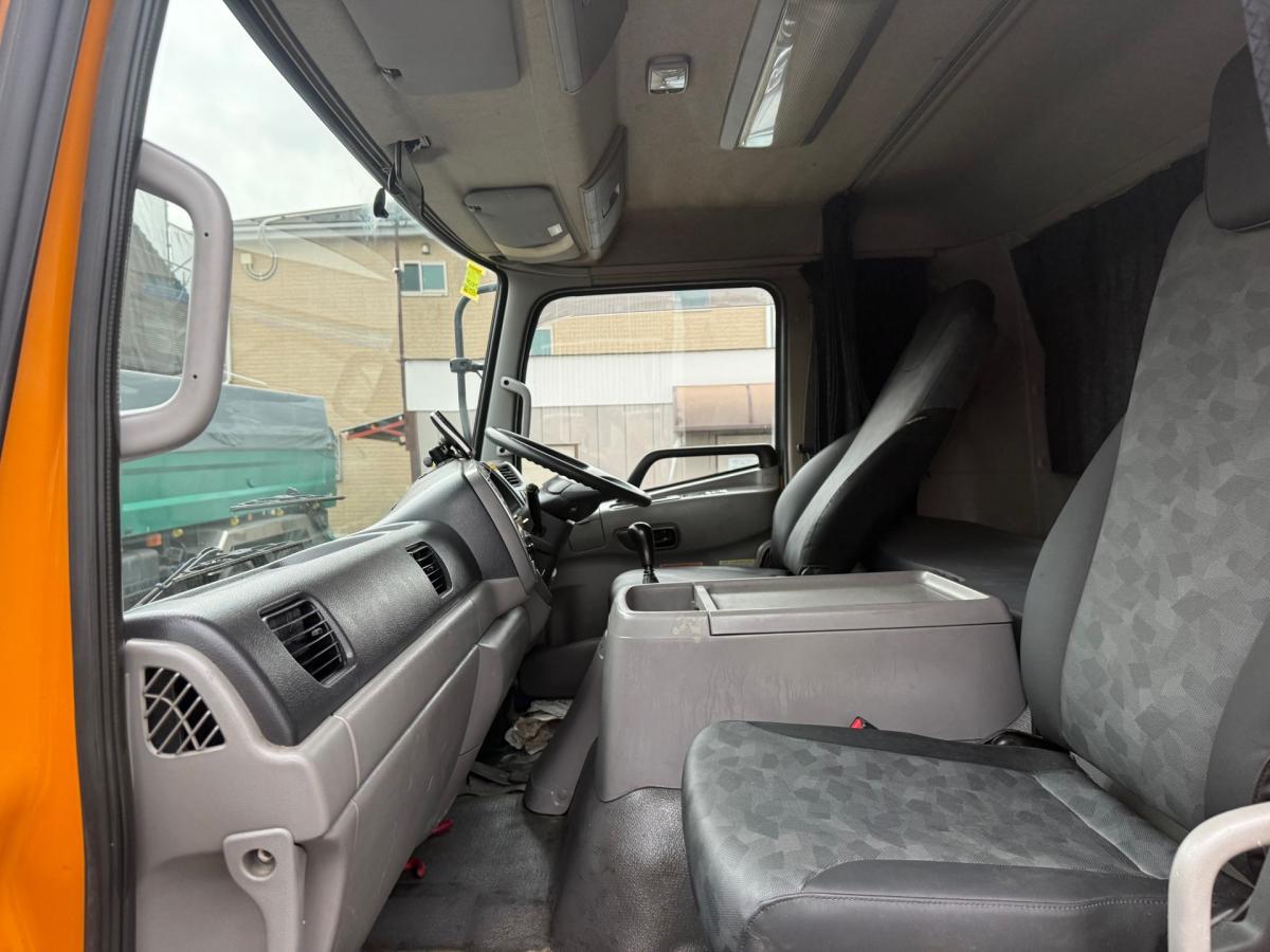 中古ミキサー車(生コン車) UDトラックス クオン