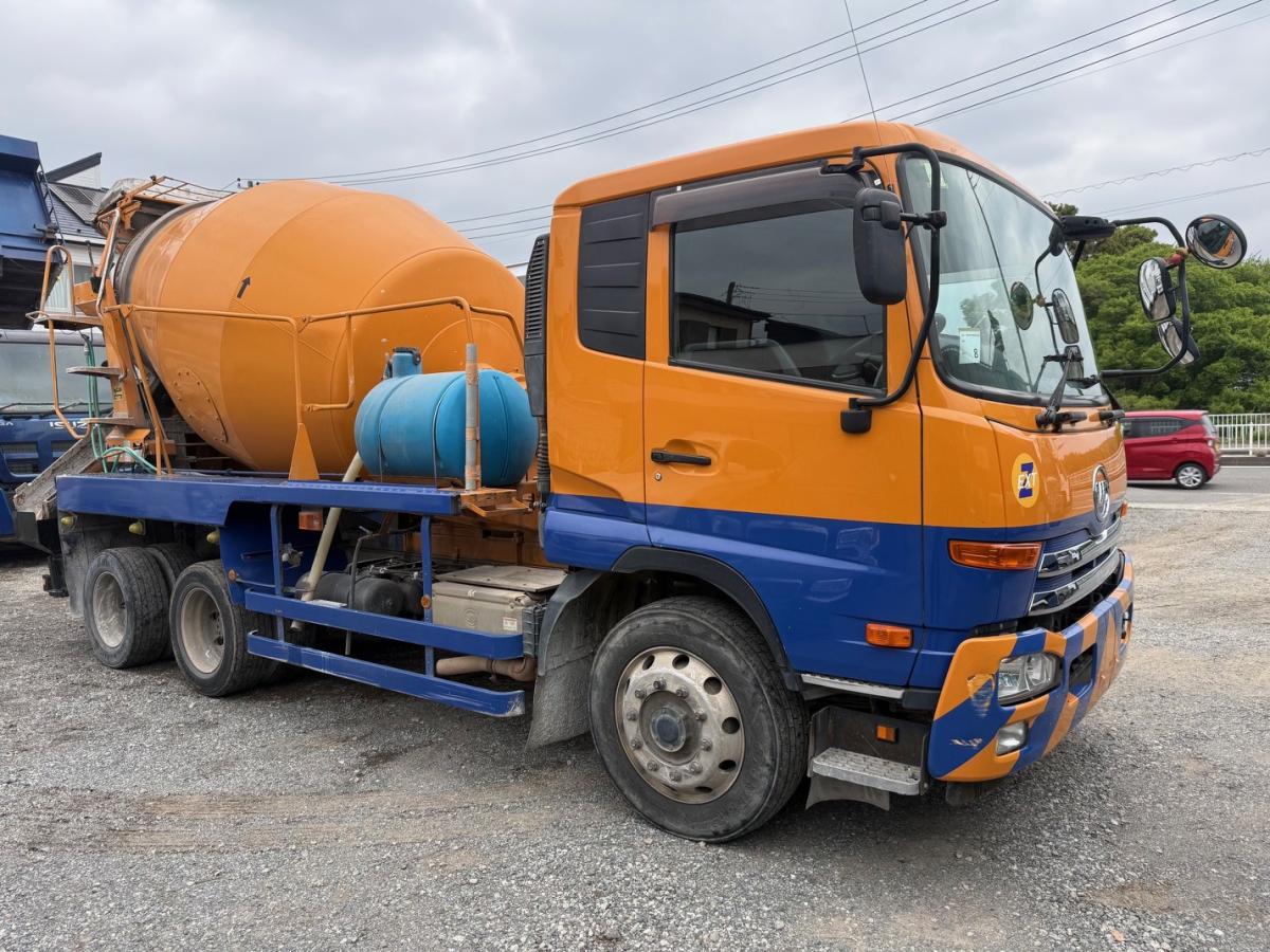 中古ミキサー車(生コン車) UDトラックス クオン