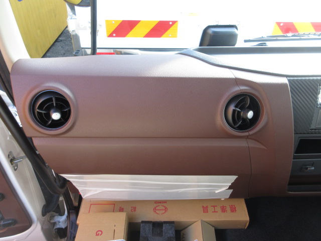 中古冷凍バン 日野 レンジャー