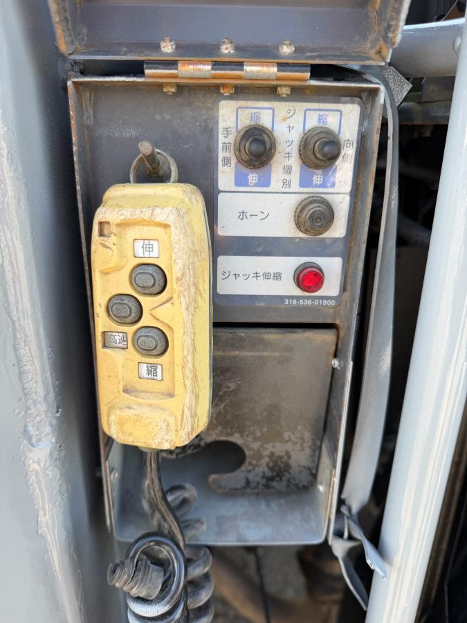 中古セルフローダー UDトラックス ビッグサム