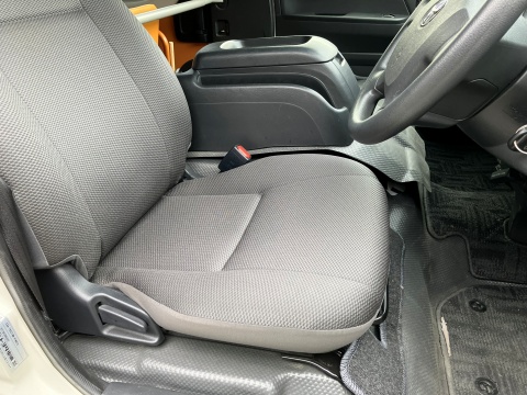 中古バス トヨタ ハイエース