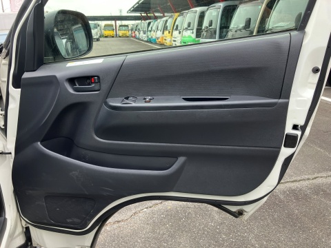中古バス トヨタ ハイエース