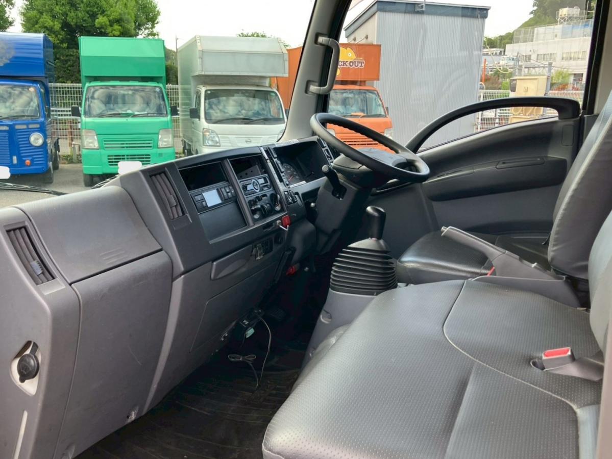 中古冷凍バン いすゞ エルフ