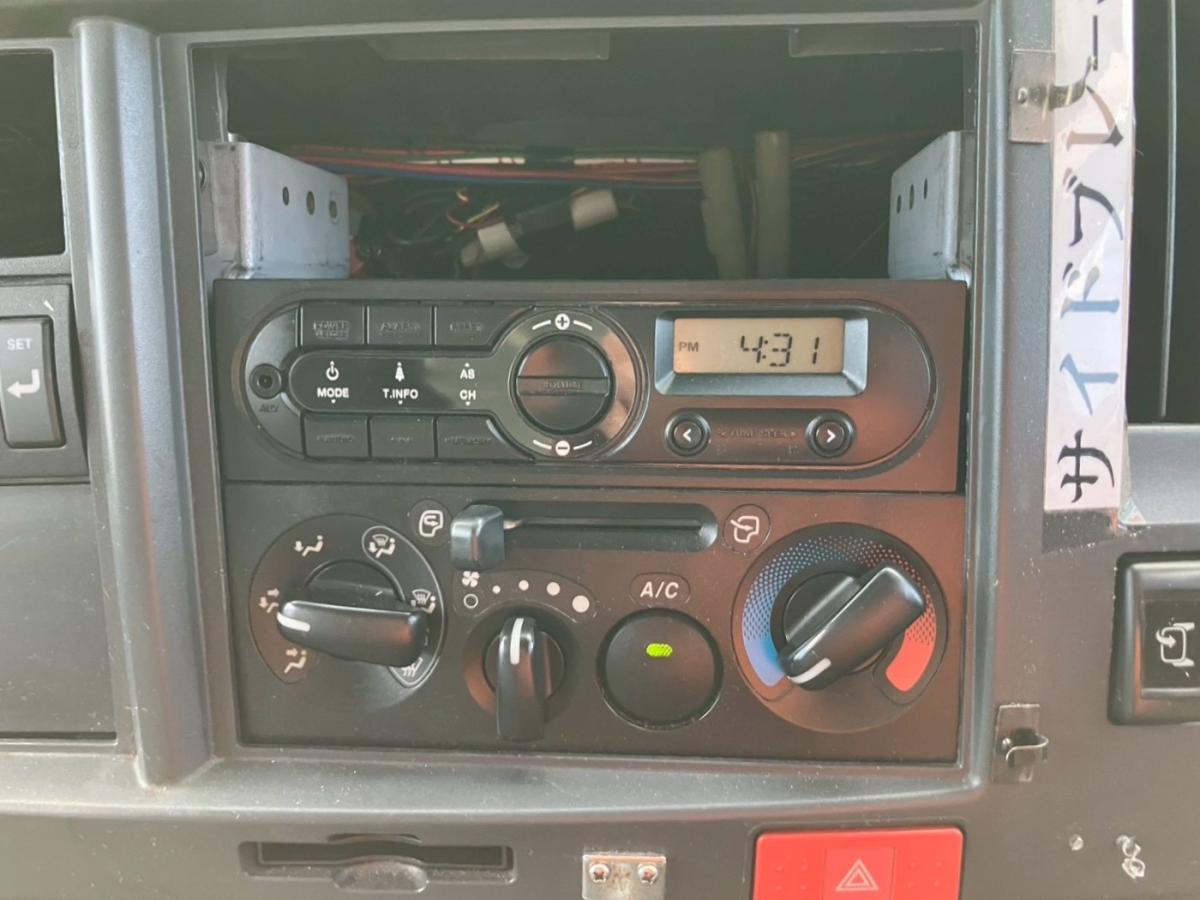 中古冷凍バン いすゞ エルフ