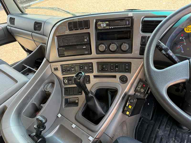 中古ダンプ UDトラックス クオン