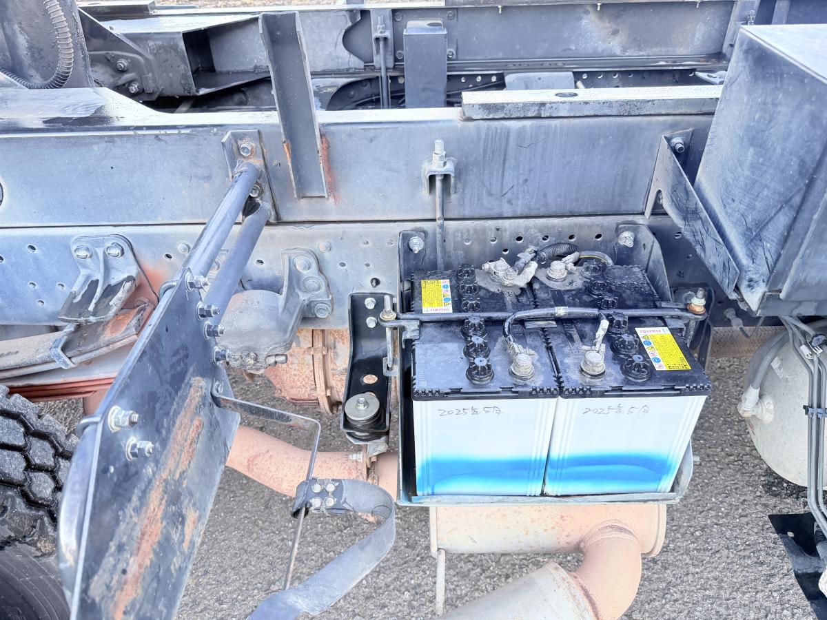 中古深ダンプ いすゞ フォワード