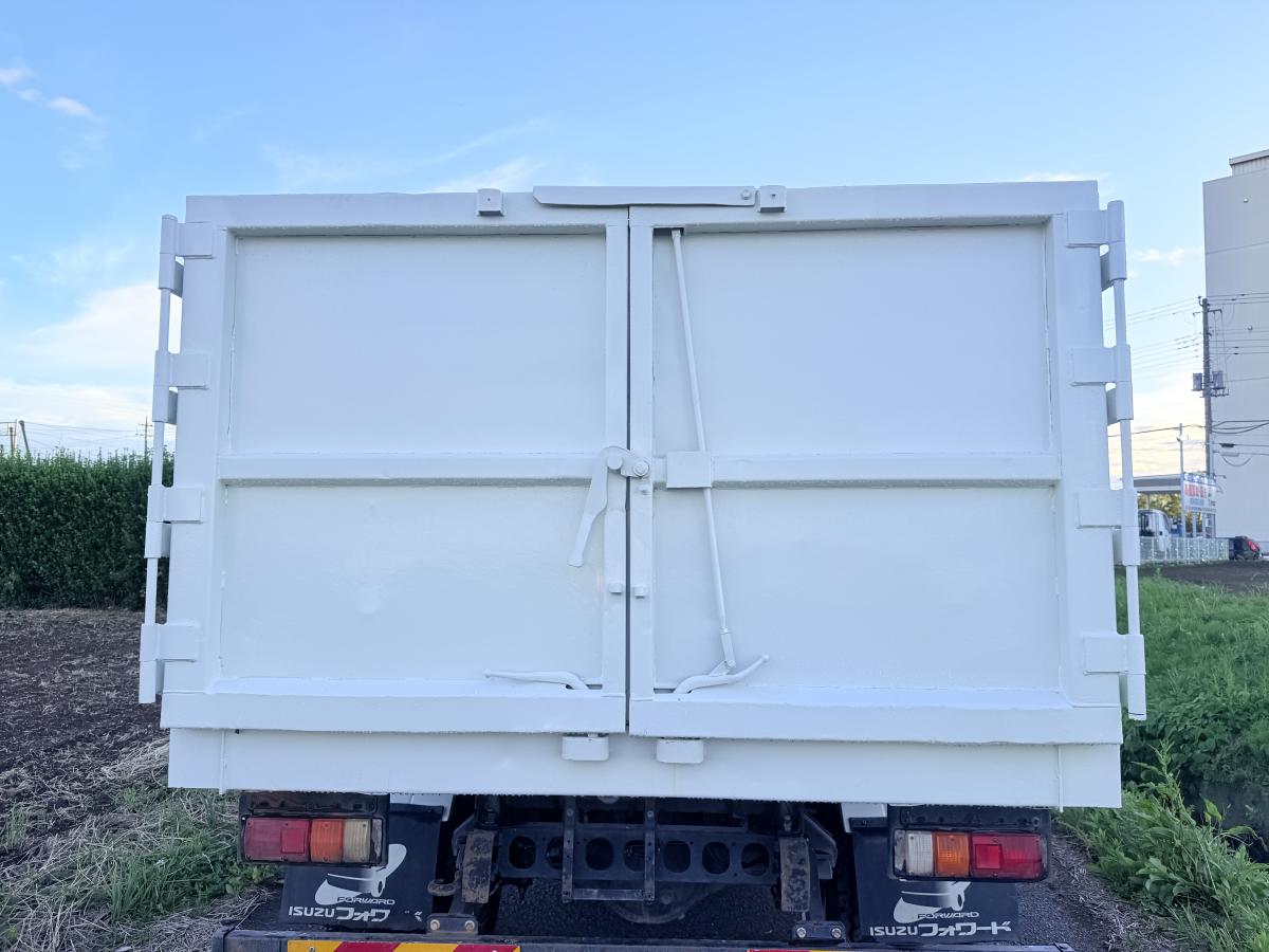 中古深ダンプ いすゞ フォワード