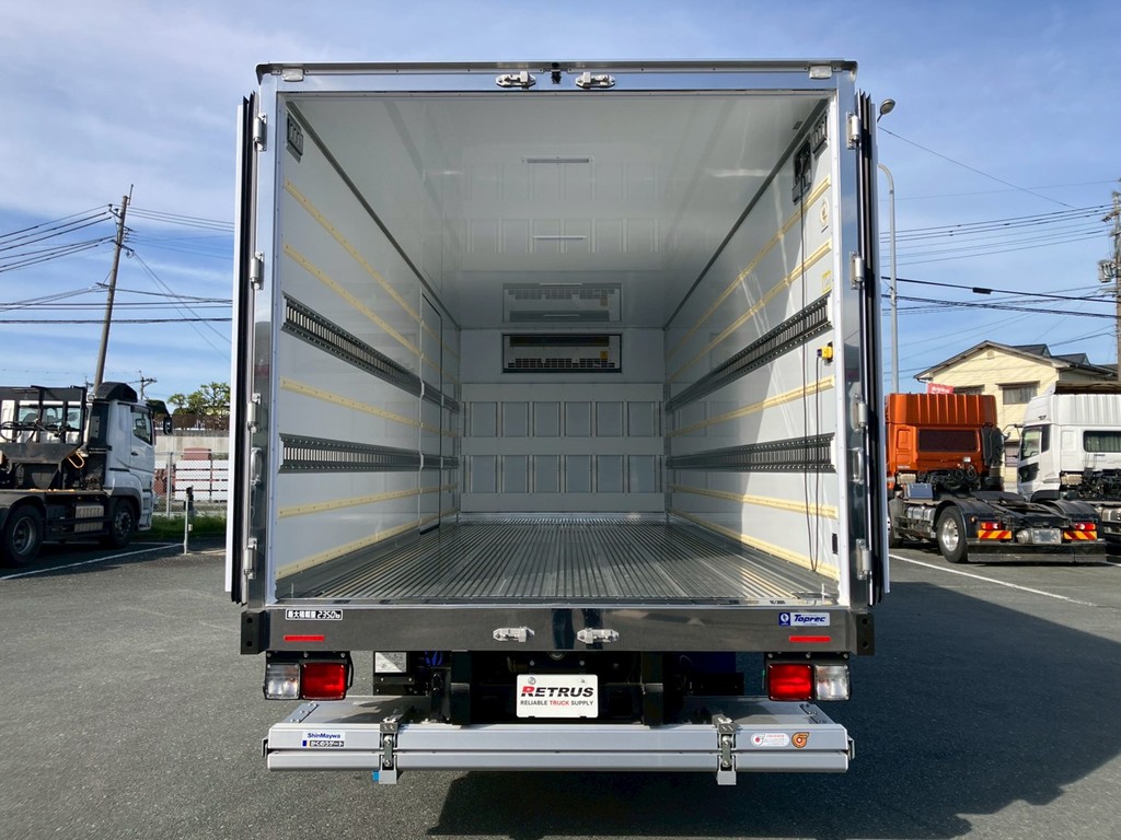 中古冷凍バン いすゞ フォワード