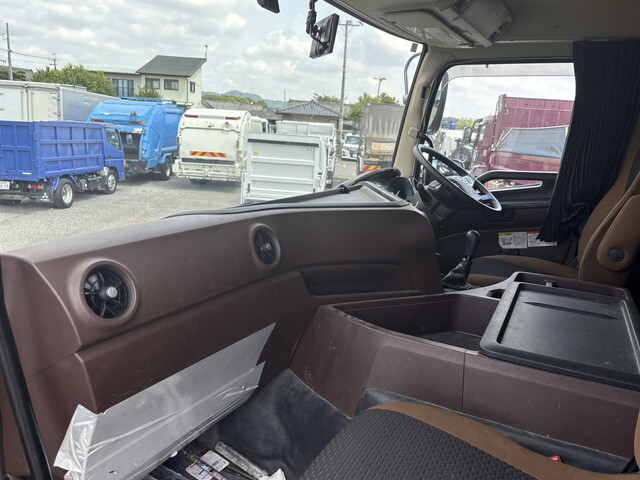 中古ミキサー車(生コン車) 日野 プロフィア /☆新明和製☆8.7立米☆7MT