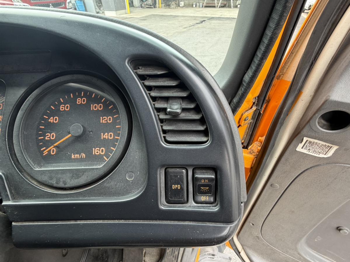 中古清掃車 いすゞ フォワード