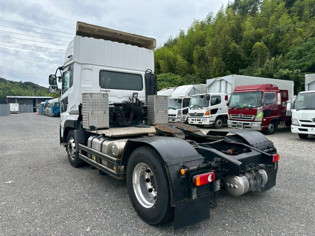 中古トラクタ UDトラックス クオン