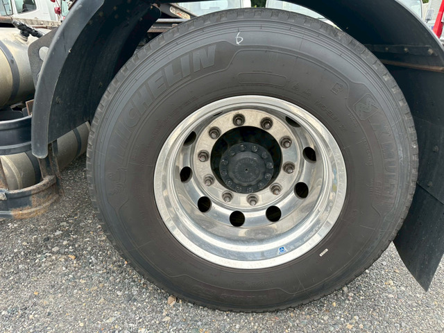 中古トラクタ UDトラックス クオン