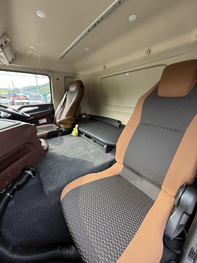 中古冷凍バン 日野 プロフィア