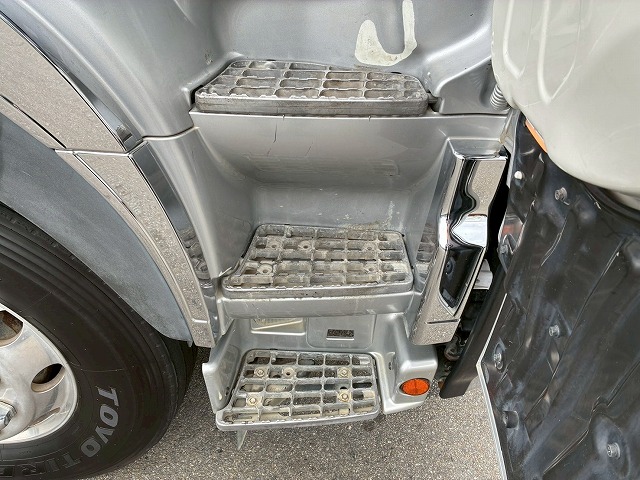 中古ミキサー車(生コン車) 日野 プロフィア