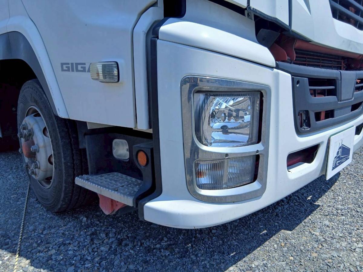 中古冷凍ウィング いすゞ ギガ /H28 ギガ 7MT 格納PG 縞板 中古