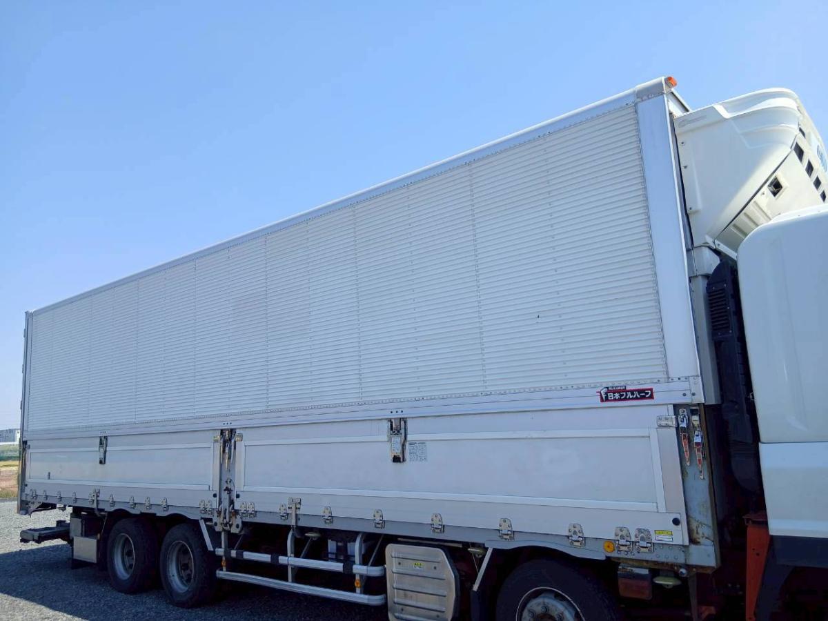 中古冷凍ウィング いすゞ ギガ /H28 ギガ 7MT 格納PG 縞板 中古