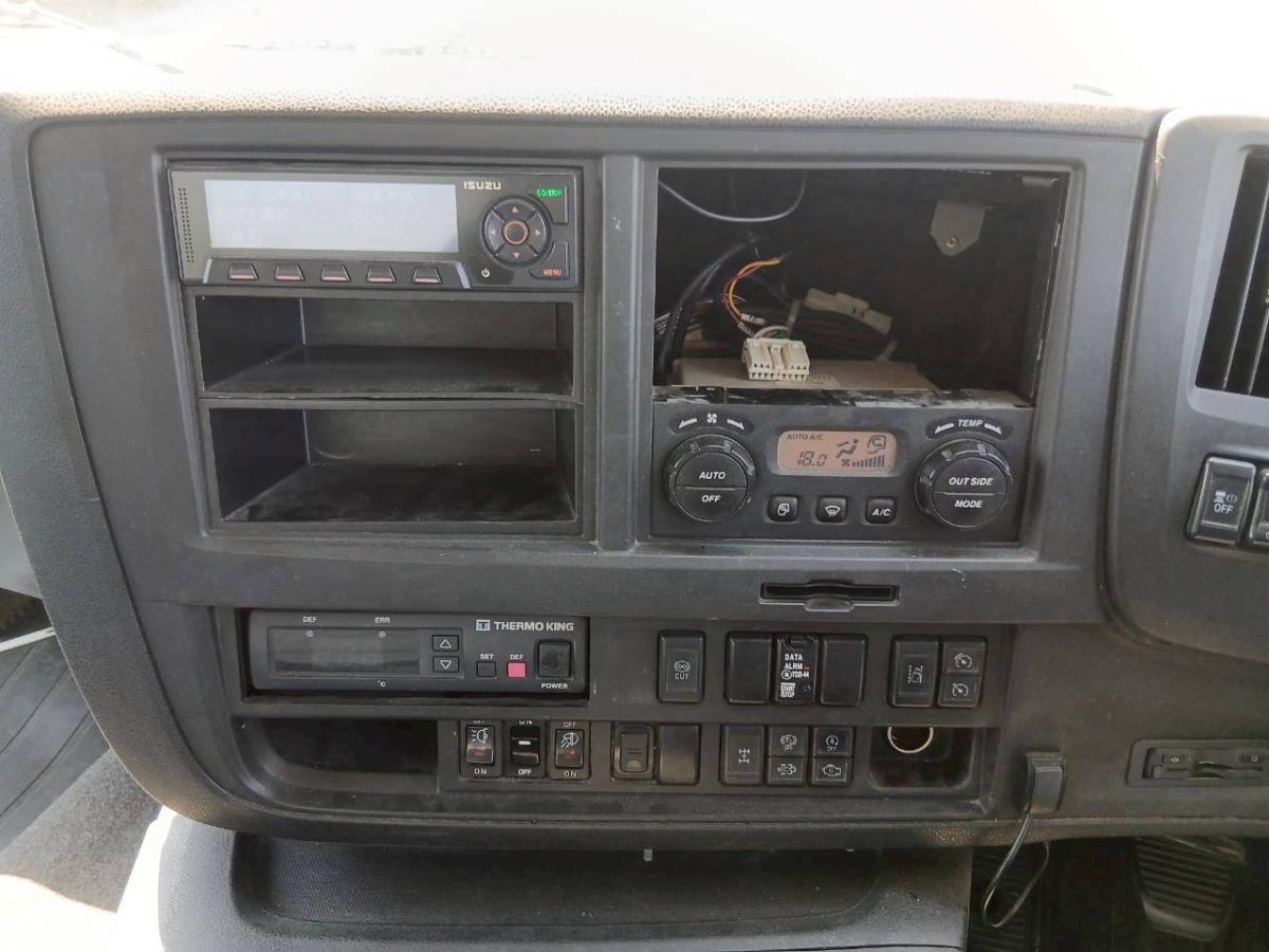 中古冷凍ウィング いすゞ ギガ /H28 ギガ 7MT 格納PG 縞板 中古