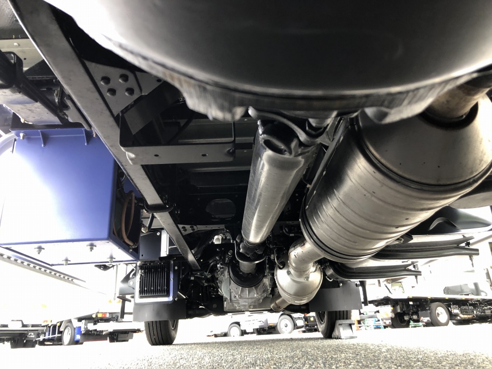 中古冷凍バン 三菱ふそう キャンター