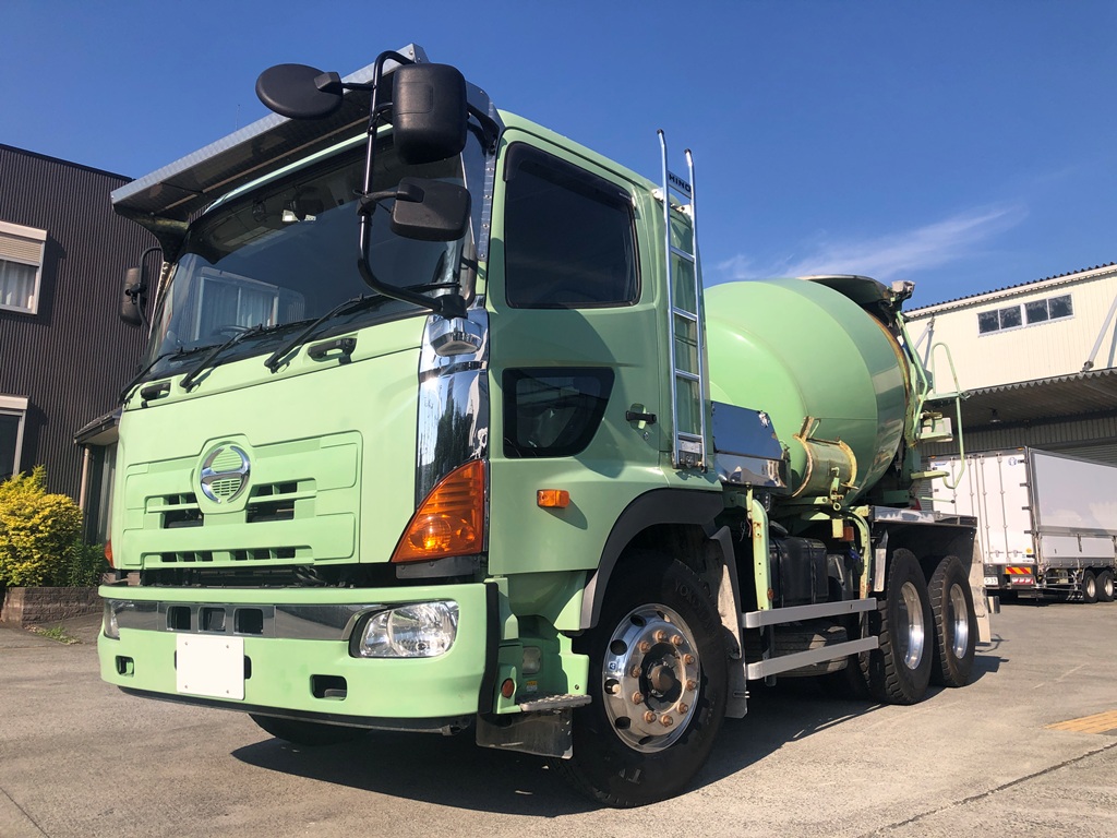 中古ミキサー車(生コン車) 日野 プロフィア