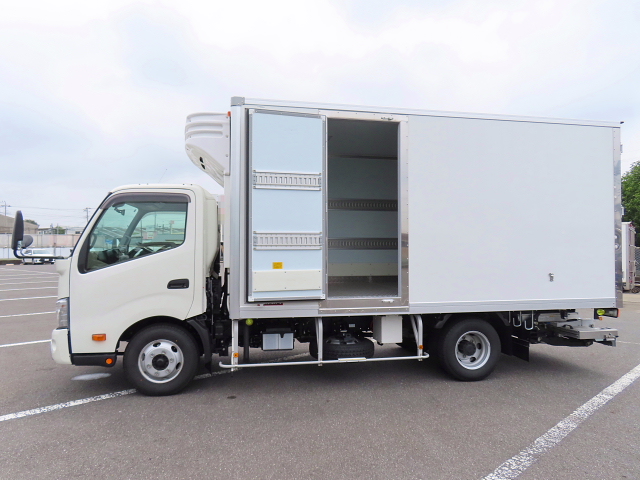 中古冷凍バン 日野 デュトロ /R7年 車検付R9/8 格納P/G 積載2.95ﾄﾝ