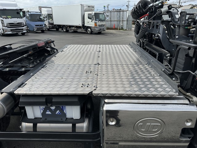 中古トラクタ UDトラックス クオン